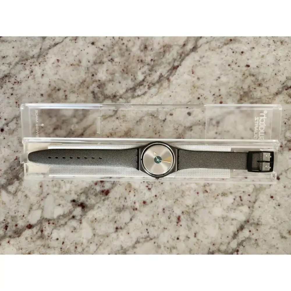 VINTAGE 1988 Swatch GX109 "Glowing Arrow" 34mm Swiss Made Watch NOS - Picture 3 of 9